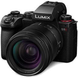 Panasonic Lumix S 28-200mm f/4-7.1 MACRO O.I.S. Lens