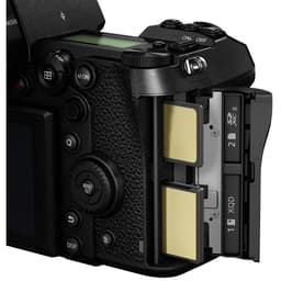 Panasonic Lumix DC-S1 + 24-105mm f/4 Kit (DC-S1ME-K)