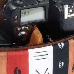 National Geographic A2560 Medium Kamera ve Notebook Omuz Çantası