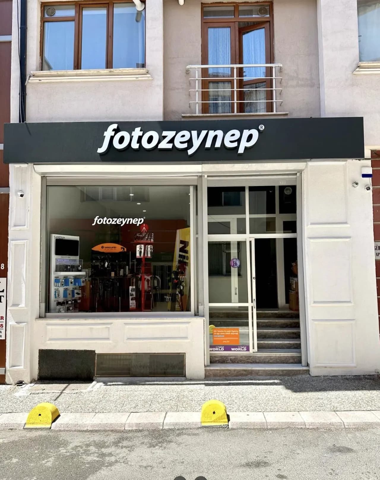 FotoZeynep mağaza dış görünümü