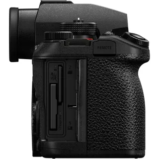 Panasonic Lumix DC-S1R II 