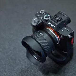 Tamron 24mm f/2.8 Di III OSD M 1:2 Lens (Sony E)