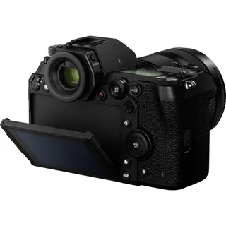 Panasonic Lumix DC-S1 + 24-105mm f/4 Kit (DC-S1ME-K)