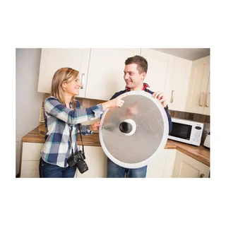 Interfit STR122 Silver/White 55cm (22 inch) reflector on camera lens largely